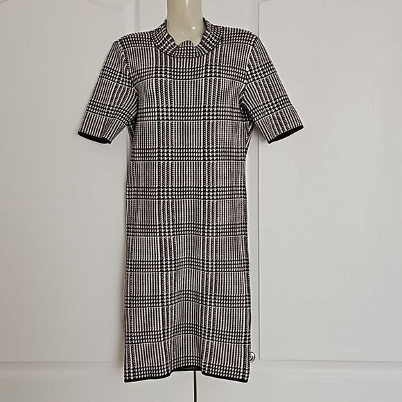 Chaps Women's Petite Houndstooth Sweater Pencil Midi Dress - Picture 1 of 16